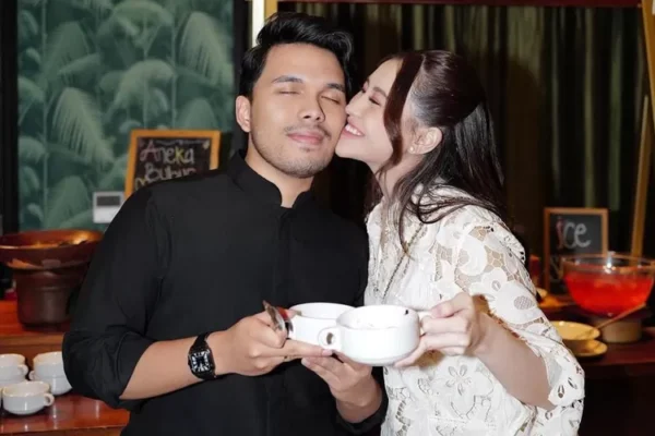 Thariq Halilintar Gak Mau Spill Dulu Wajah Anak, Harap Netizen Maklumi